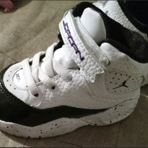 Size 4 black & white jordans